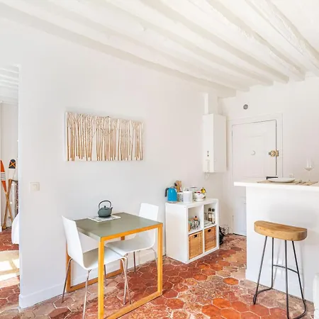Апартаменты Guestready - Superb Haven Of Peace In Marais *